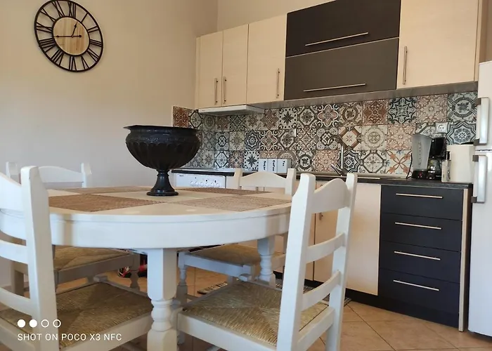 Eliza Apartment